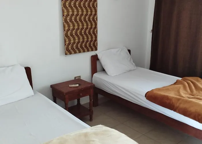 Jowhara Hostel *
